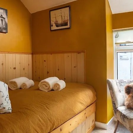 Fantastic Sea Views At Century'S Old Alma'S Cottage - Sleeps Up To 8 Guests Penmaenmawr Exterior photo