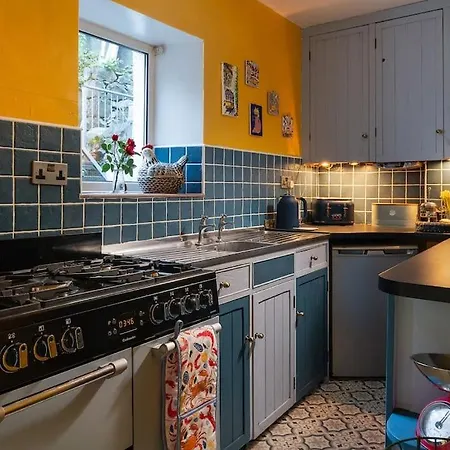 Fantastic Sea Views At Century'S Old Alma'S Cottage - Sleeps Up To 8 Guests Penmaenmawr Exterior photo