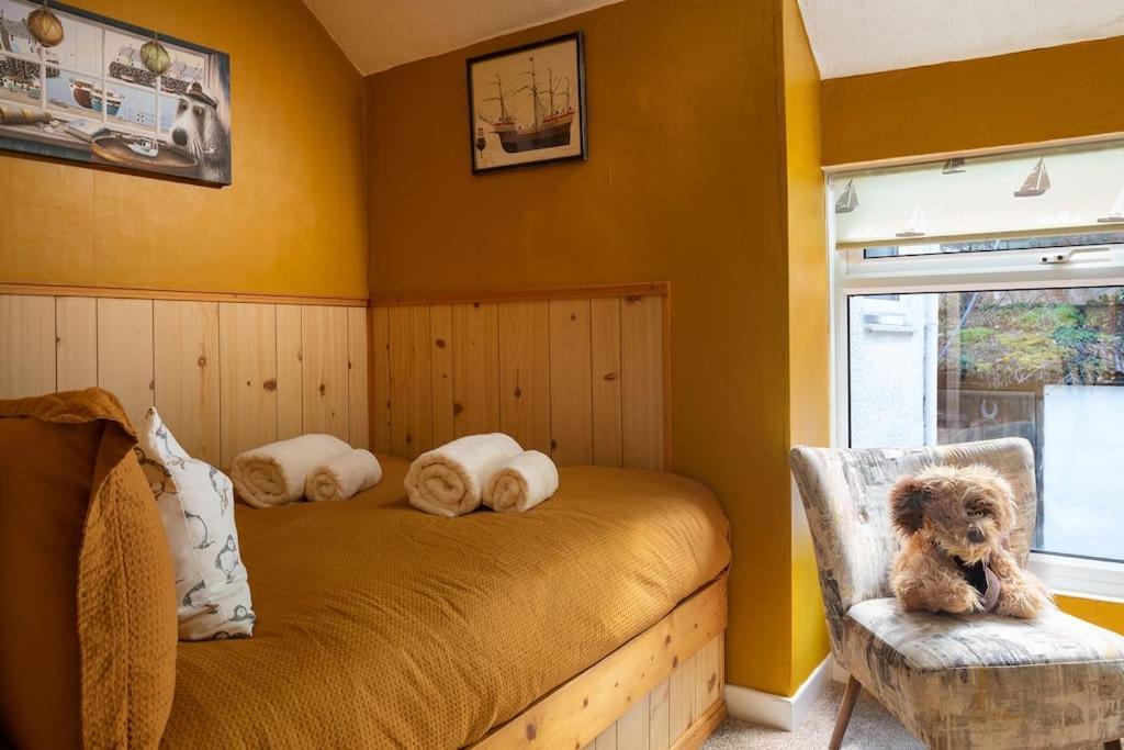 Fantastic Sea Views At Century's Old Alma's - Sleeps Up To 8 Guests *