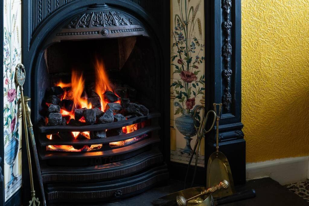 Fantastic Sea Views At Century's Old Alma's - Sleeps Up To 8 Guests * Penmaenmawr