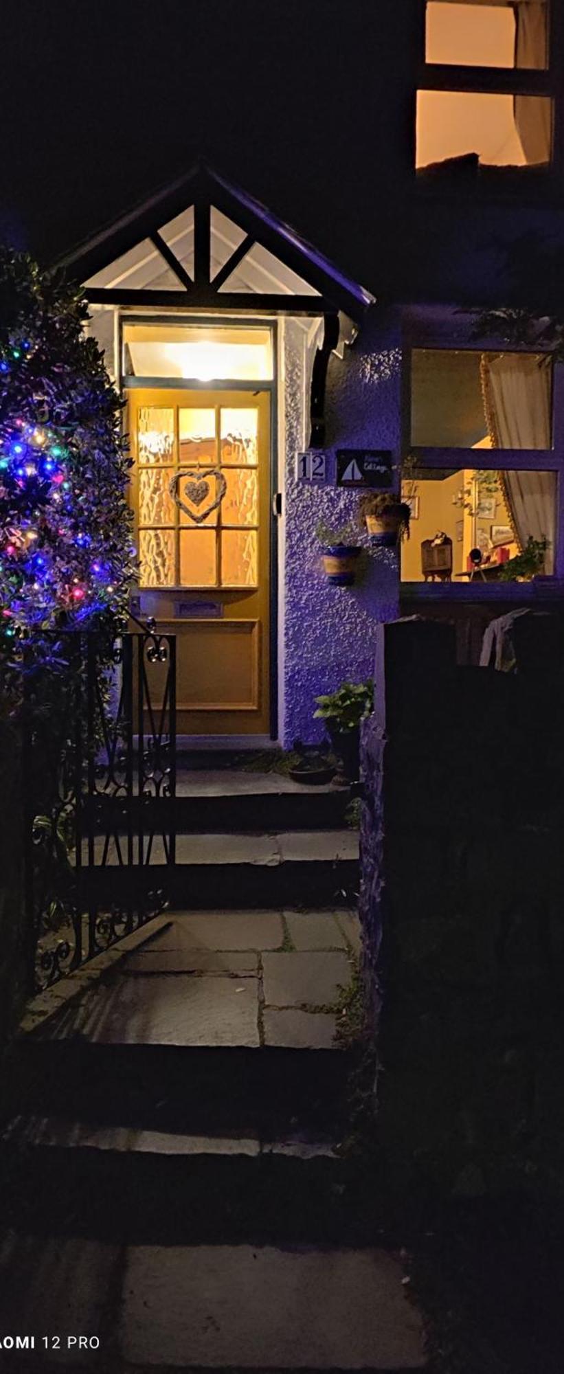 Fantastic Sea Views At Century's Old Alma's - Sleeps Up To 8 Guests Penmaenmawr