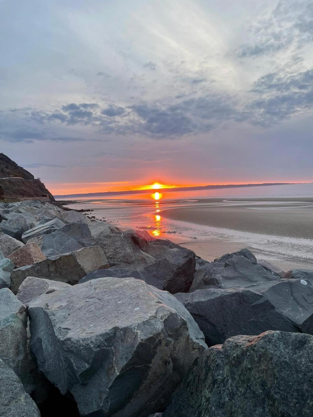 Fantastic Sea Views At Century's Old Alma's - Sleeps Up To 8 Guests Penmaenmawr