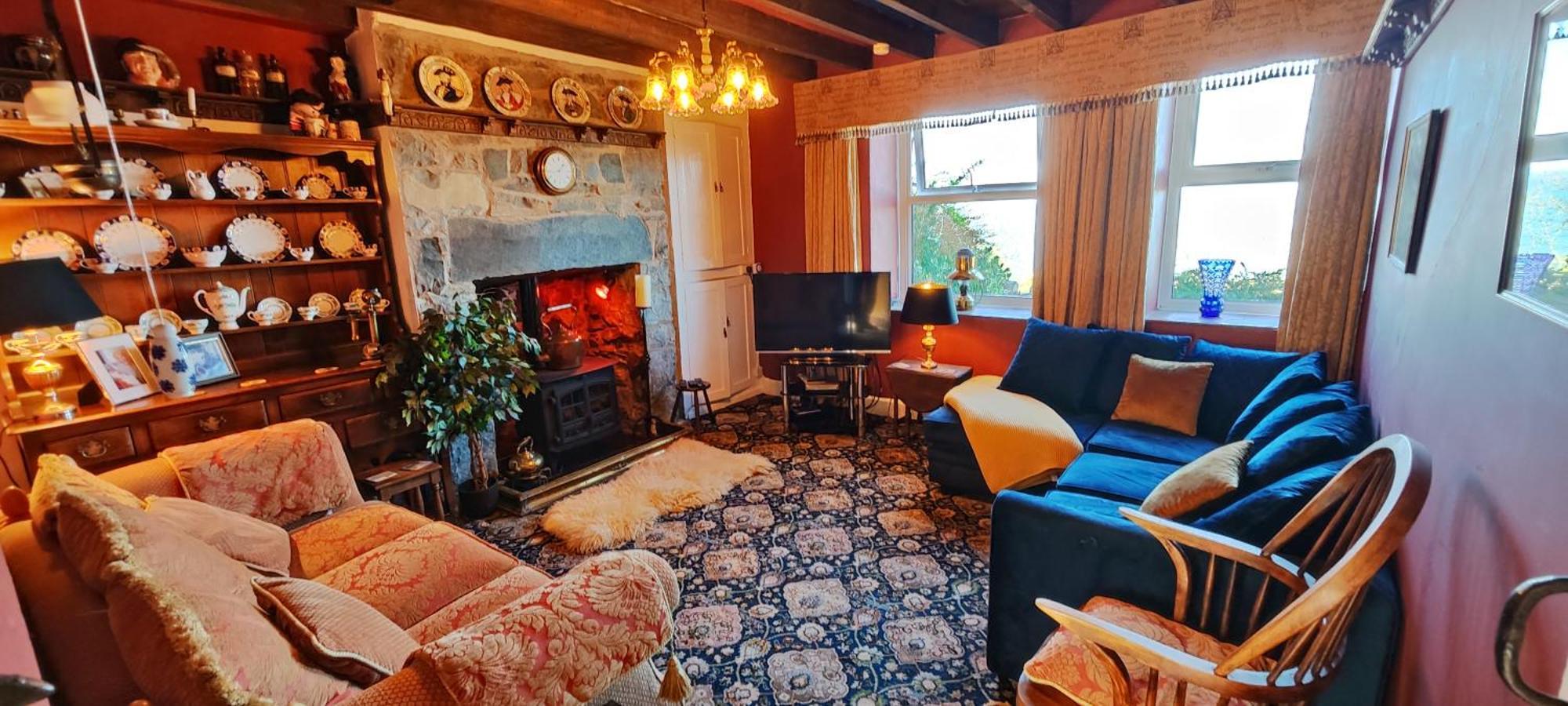 Fantastic Sea Views At Century's Old Alma's - Sleeps Up To 8 Guests