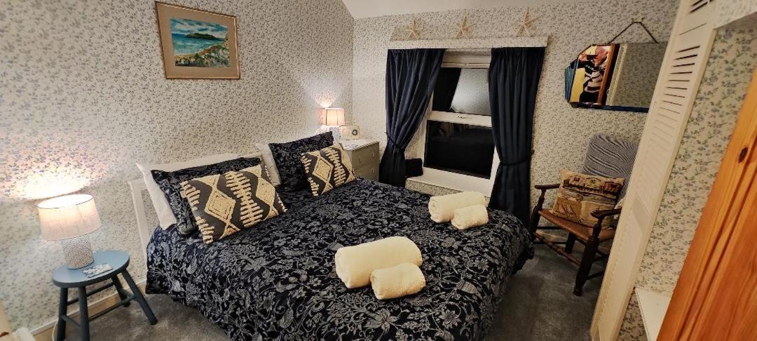 Fantastic Sea Views At Century's Old Alma's - Sleeps Up To 8 Guests Holiday home *