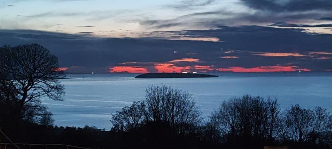 Fantastic Sea Views At Century's Old Alma's - Sleeps Up To 8 Guests Holiday home *