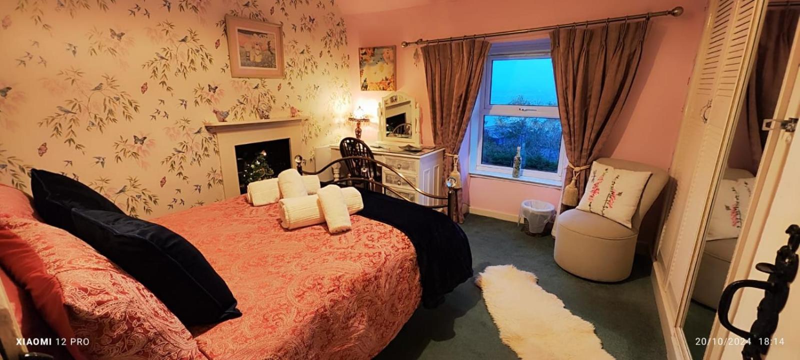 Fantastic Sea Views At Century's Old Alma's - Sleeps Up To 8 Guests Penmaenmawr